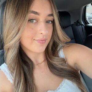 Meet your Posher, Lauren